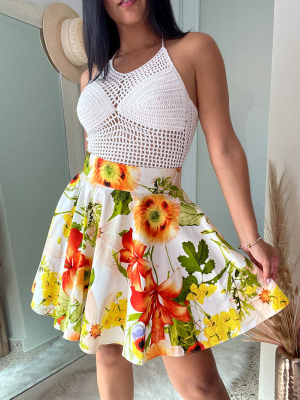 Tropical Print Skirt/Falda Floral Corta - Showing volume of skirt